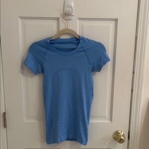 lululemon athletica Blue Short Sleeve Tee